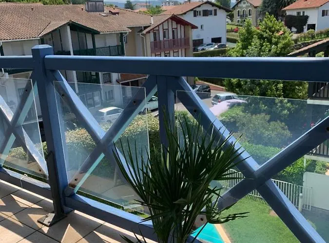 Lejlighed Les Hauts De Biantenia Avec Wifi