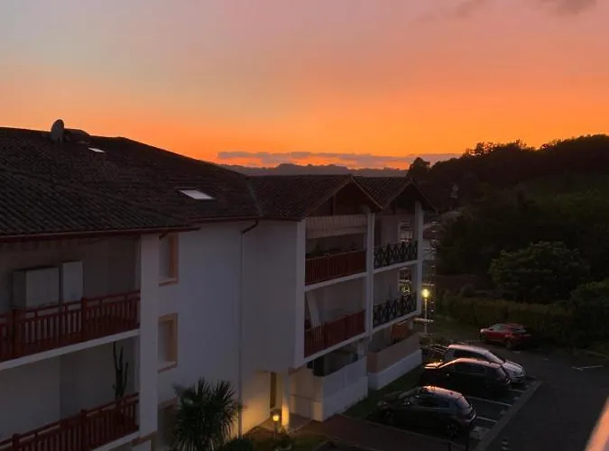 Apartment Les Hauts De Biantenia Avec Wifi Hendaye